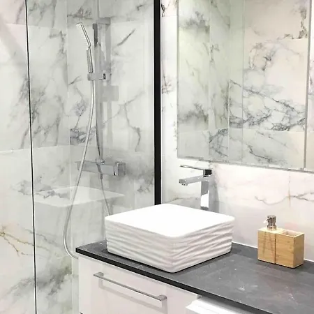 L'écrin - 4 Pers - Neuf - Hyper Centre - à 2 Min à Pied Saint-Raphaël